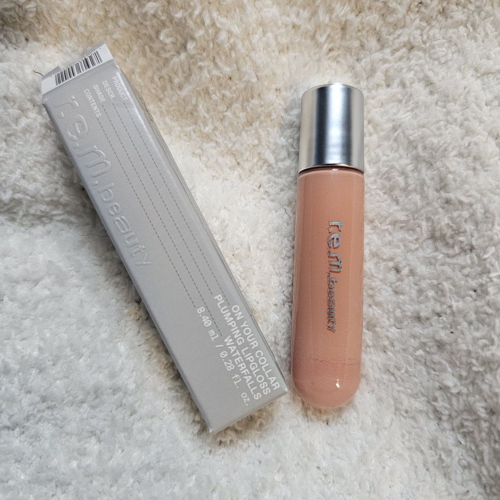 R.E.M. Beauty On Your Collar Plumping Lip Gloss in the shade Waterfalls